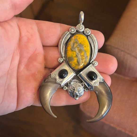 Sterling silver native American bumblebee jasper onyx double bear claw pendant - Picture 3 of 11